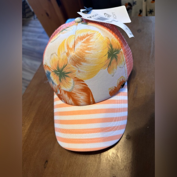 Accessories - Roxy truckers hat